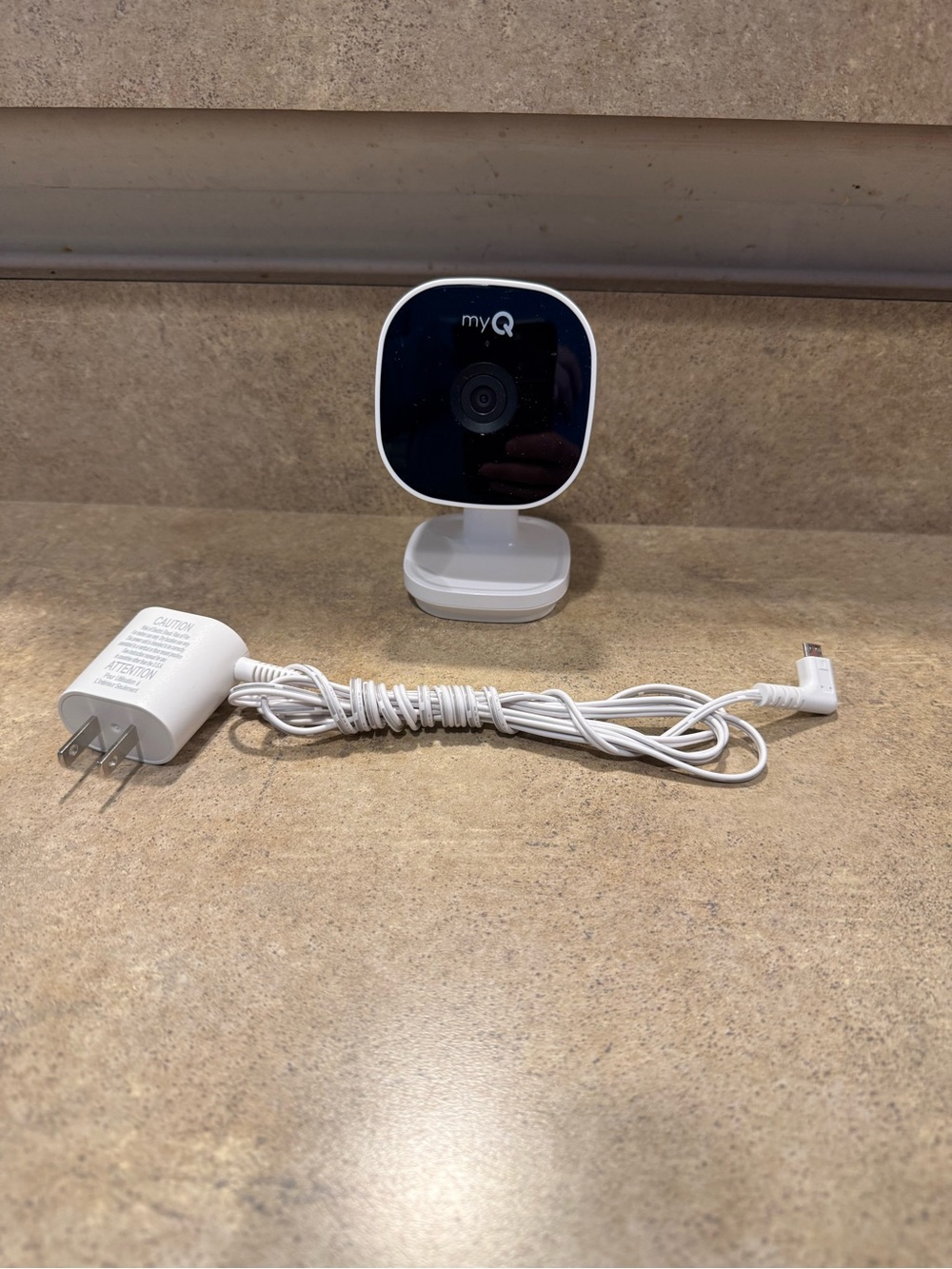 Chamberlain - myQ Smart Garage Camera MYQ-C23AXXW Indoor WiFi Bluetooth - Tested